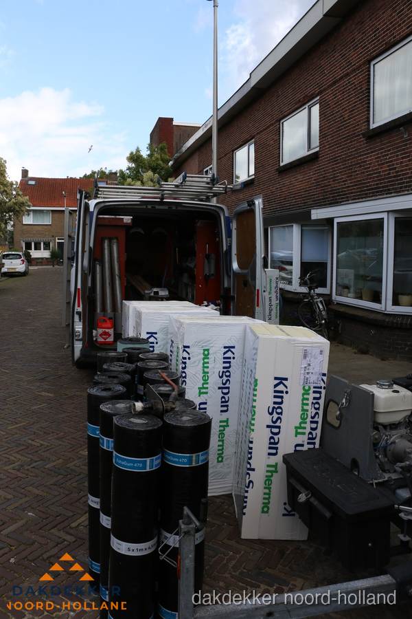 Levering van Kingspan isolatieplaten en bitumenrollen voor dakproject in Noord-Holland Levering van Kingspan isolatieplaten en bitumenrollen voor dakproject in Noord-Holland