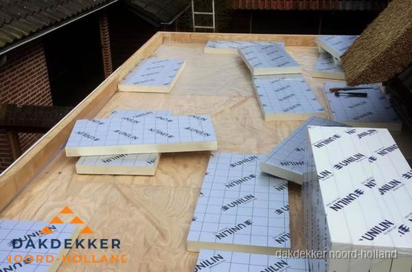 PIR isolatieplaten leggen op plat dak in Noord-Holland PIR isolatieplaten leggen op plat dak in Noord-Holland