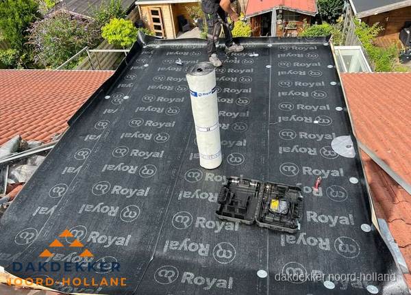 Dakrenovatie met Royal onderdak op plat dak in Noord-Holland