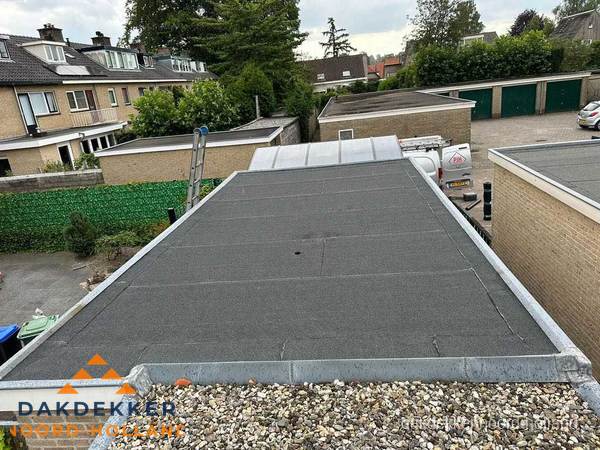 Dakinspectie plat dak na renovatie in Noord-Holland