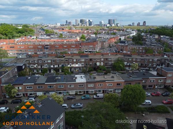 Luchtfoto van daken in woonwijk Noord-Holland
