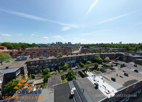 Luchtfoto van daken en dakgoten in Noord-Holland