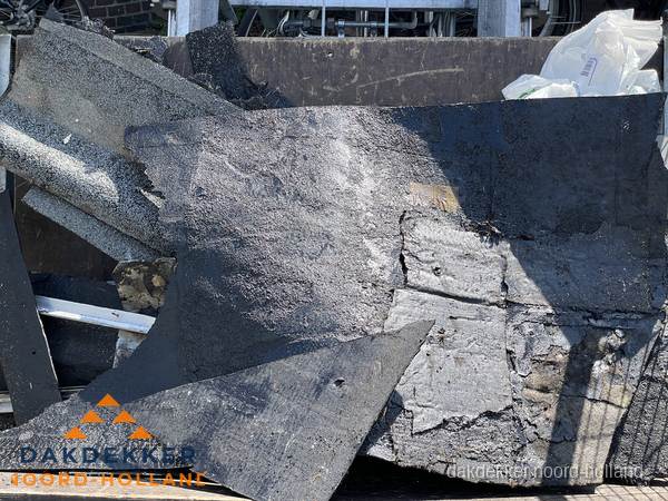 Kosten dakrenovatie: afvoer oud dakmateriaal in Noord-Holland Kosten dakrenovatie: afvoer oud dakmateriaal in Noord-Holland